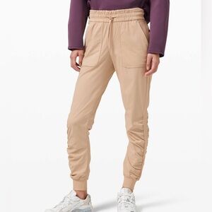 Lululemon Beyond the Studio Jogger Cafe Au Lait Size 8